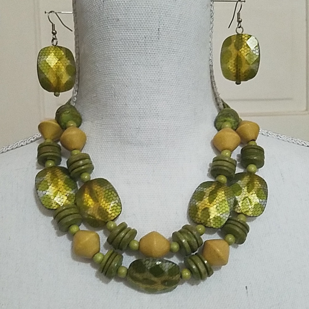 Necklace/earrings